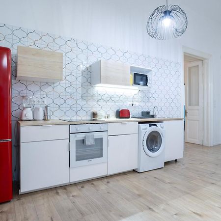 4-Bedroom Comfort Apartment In The Citycenter F38 Будапешт Екстер'єр фото